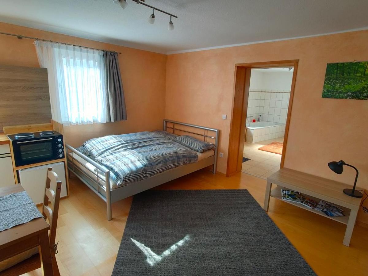 Zentrale & Ruhige Ferienwohnung Mössingen Buitenkant foto